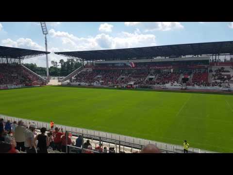 Rot weiss essen  zu Hause