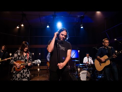 Les Cowboys Fringants | «Octobre» | Prestation