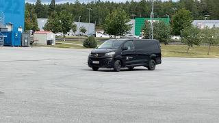 Opel Vivaro cargo van | Image 4 - Autoline