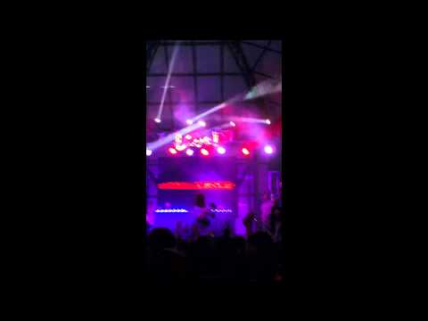 Steve Aoki plays Knife Party's remix of Labirinth's Last Time live @ Power Plant Live!