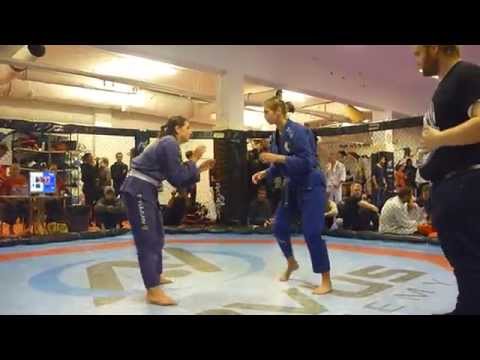 Grotta Grappling '14 Q3 - Barbara Ruiken [BJJ -71.5kg Blue - Kamp 1] vs Marie Wium
