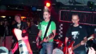 Music video thumbnail preview for Rehtorit - Pidän Turpani Kii.wmv by Rehtorit