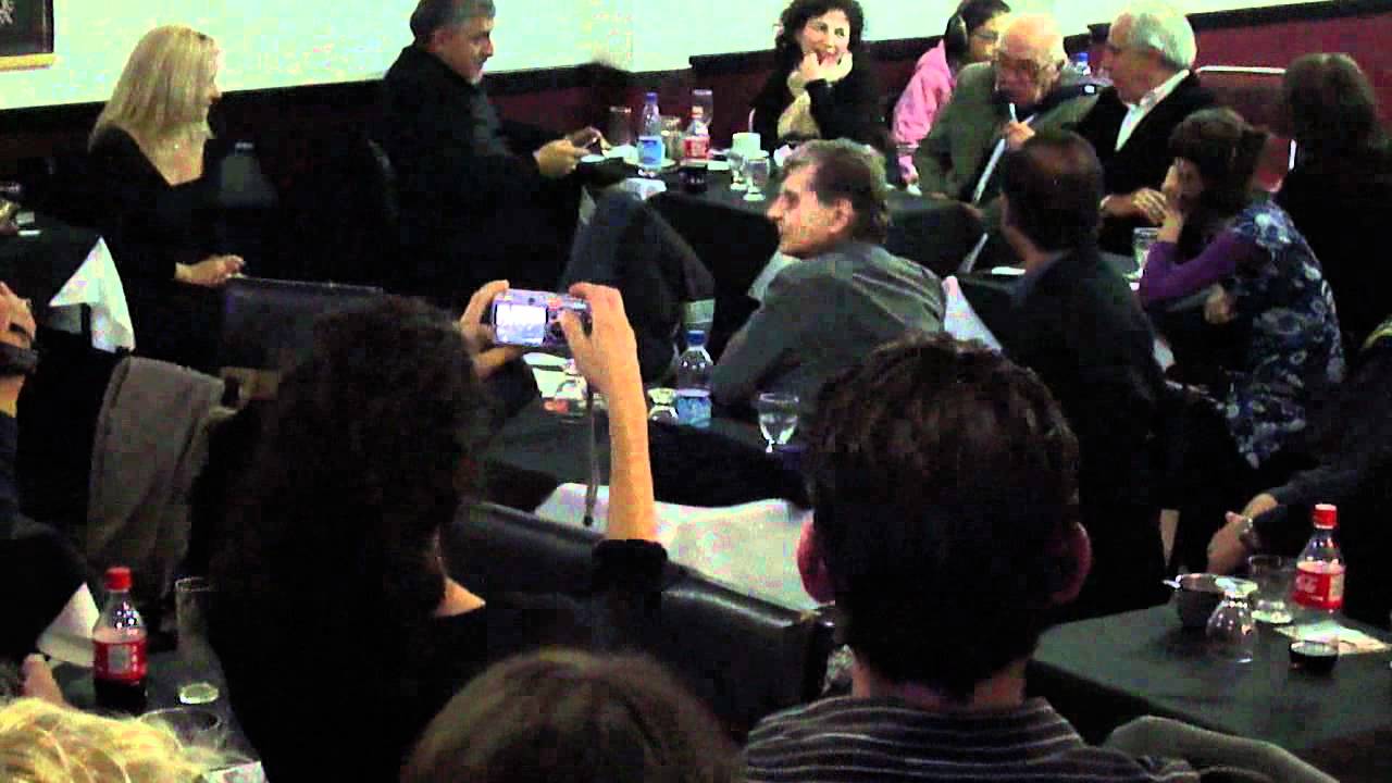 Alberto Podesta canta en Sin Rumbo, de Julio Duplaa