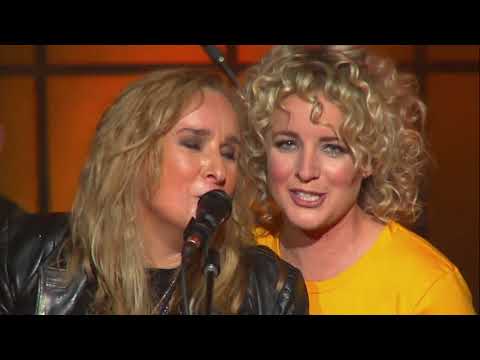 Melissa Etheridge, Orianthi, Lindsay Ell, Cam, Troi Irons with "Johnny B. Goode" from Skyville Live