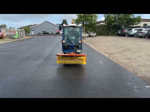 Video: Vitra 2037 redskabsbærer med kost 1