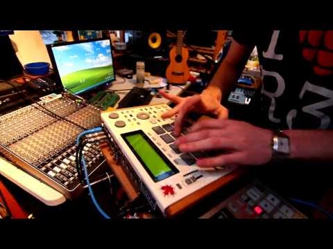 MPC 1000 how to - Rolling Kicks, Rolling Snares tutorial - finger drumming