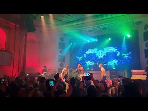 Musta Barbaari - Salil eka salil vika (Live)