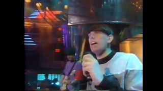 Inspiral Carpets - This Is How It Feels ( Top Of The Pops 1990 )