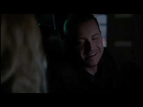 Chicago PD  8x14 | Hailey and Jay Kissing