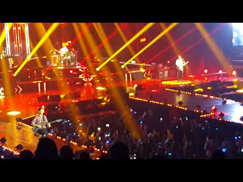 171209 [Between Us In Manila] Cinderella - CNBlue 💙