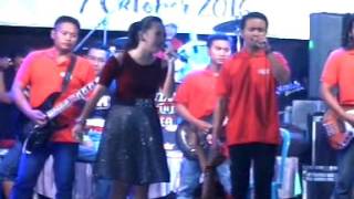Download lagu DINDING KACA VOC RENA KDI FEAT NUR FAQIH NEW SAHARA mp3