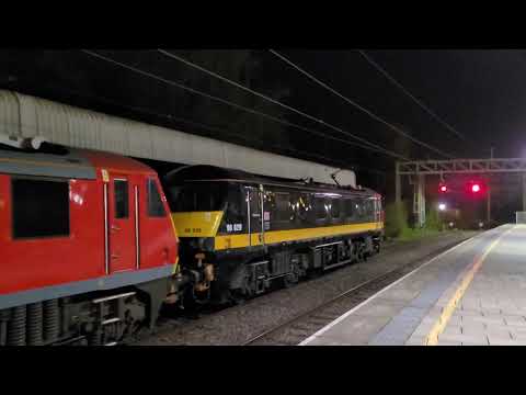 4S49 - DB90's - 90029 90035 Daventry IRFT Grangemouth TDG EWS brief stop at Stafford Station