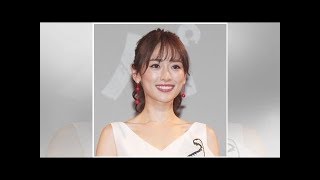 泉里香、美背中あらわなドレスで男の欲望を見抜く!?