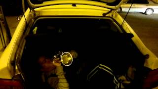 la valiente por el loco del maletero