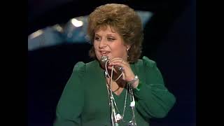 1975 Germany: Joy Fleming - Ein Lied kann eine Brücke sein (17th place @ ESC in Stockholm) SUBTITLES