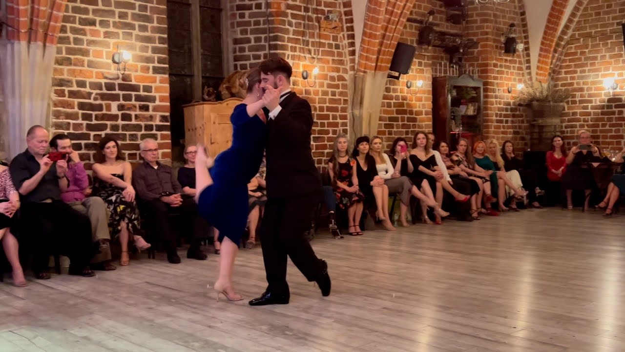 Video thumbnail for Maja Petrović  & Marko Miljević  - "Milonga de mis amores", D'Arienzo - 4/5