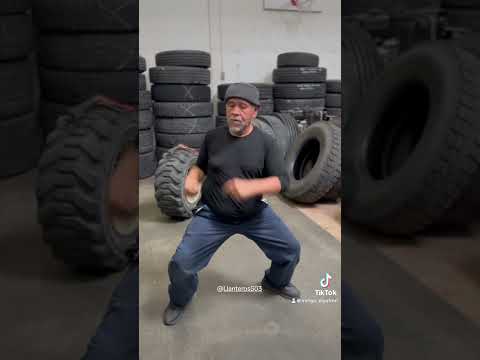 El Rey del Rock: La Electrizante Historia de Elvis Presley\