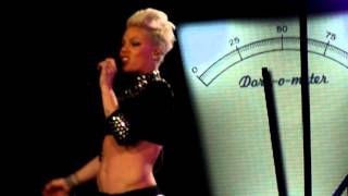 P!nk - Leave me alone (I´m lonely) live in Dortmund 13.05.2013