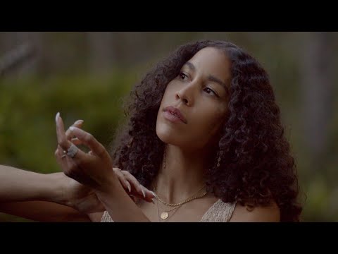 Charlotte Dos Santos - Filha Do Sol (Official Visualiser)