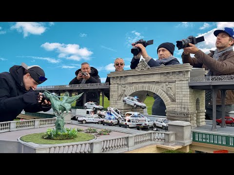 Taxi 2 (2000) Police car Pile Up - Behind the scenes with miniatures