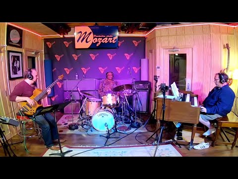 Marleaux BassGuitars - Purdie / Fabian / Oswanski "The Battle Hymn of the RepubliQ"