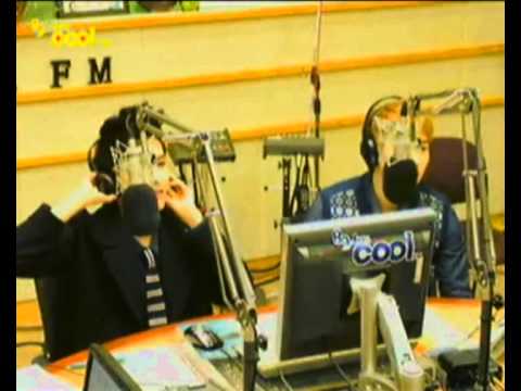 111207 Sukira open studio. Ming teasing fans.