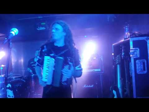 DOGA - Vím jak bolí LIVE