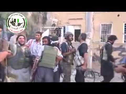 تكبيرات النصر بعد السيطرة على حاجز المميزون آخر معاقل النظام في حي الحويقة في مدينة دير الزور