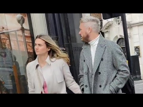 London fashion. Spring 2023 fashion trends. Overcoat, jacket, cardigan, blazer.