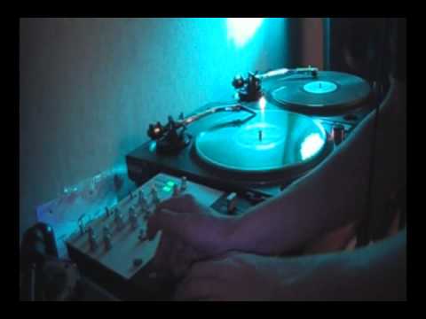 DJ Loki Drum n Bass & Dubstep Set on 3 turntables.