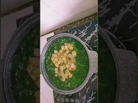 Canh nghêu nấu rau mồng tơi,ngon bổ thanh mát.vào link xem cách nấu tại bình luận