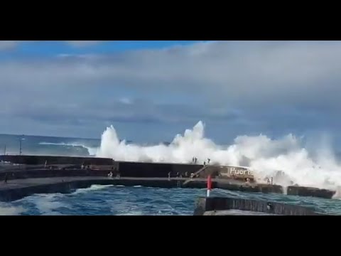 Las grandes olas del sábado dejan a tres turistas fallecidos y una decena de heridos