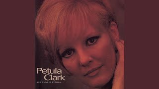 Kadr z teledysku Downtown tekst piosenki Petula Clark