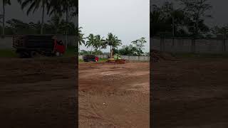 Download lagu Cek Progres Pengerjakan Lapangan Sepakbola mp3