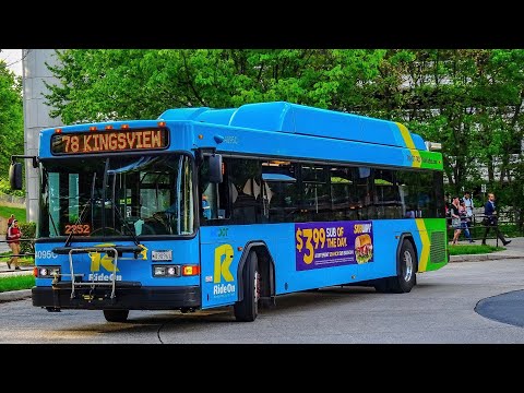 Montgomery County RIDE-ON Low Floor Gillig Advantage CNG 2017 #44082C on route 55 to Germantown T-C.