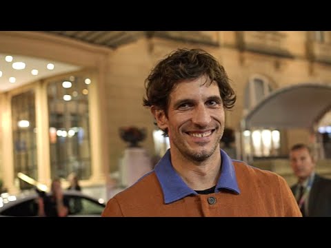 Llegada de Quim Gutiérrez ''L'île rouge / Red Island (La isla roja)'' (S.O.) 2023