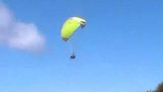 preview picture of video 'paraglider over hayle sands cornwall'