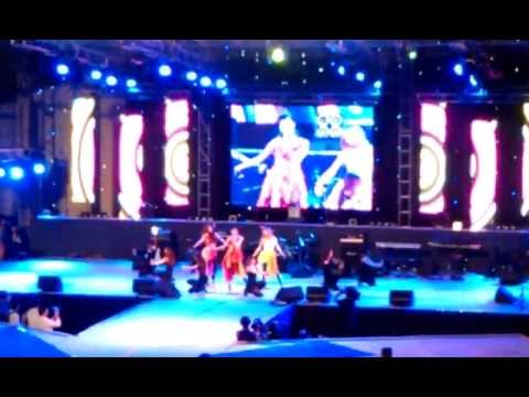 SNSD TaeTiSeo (TTS) at AKARAKA 2012 - Twinkle