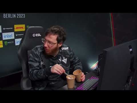 Tundra paused the game so 33 can have a Coffee Break