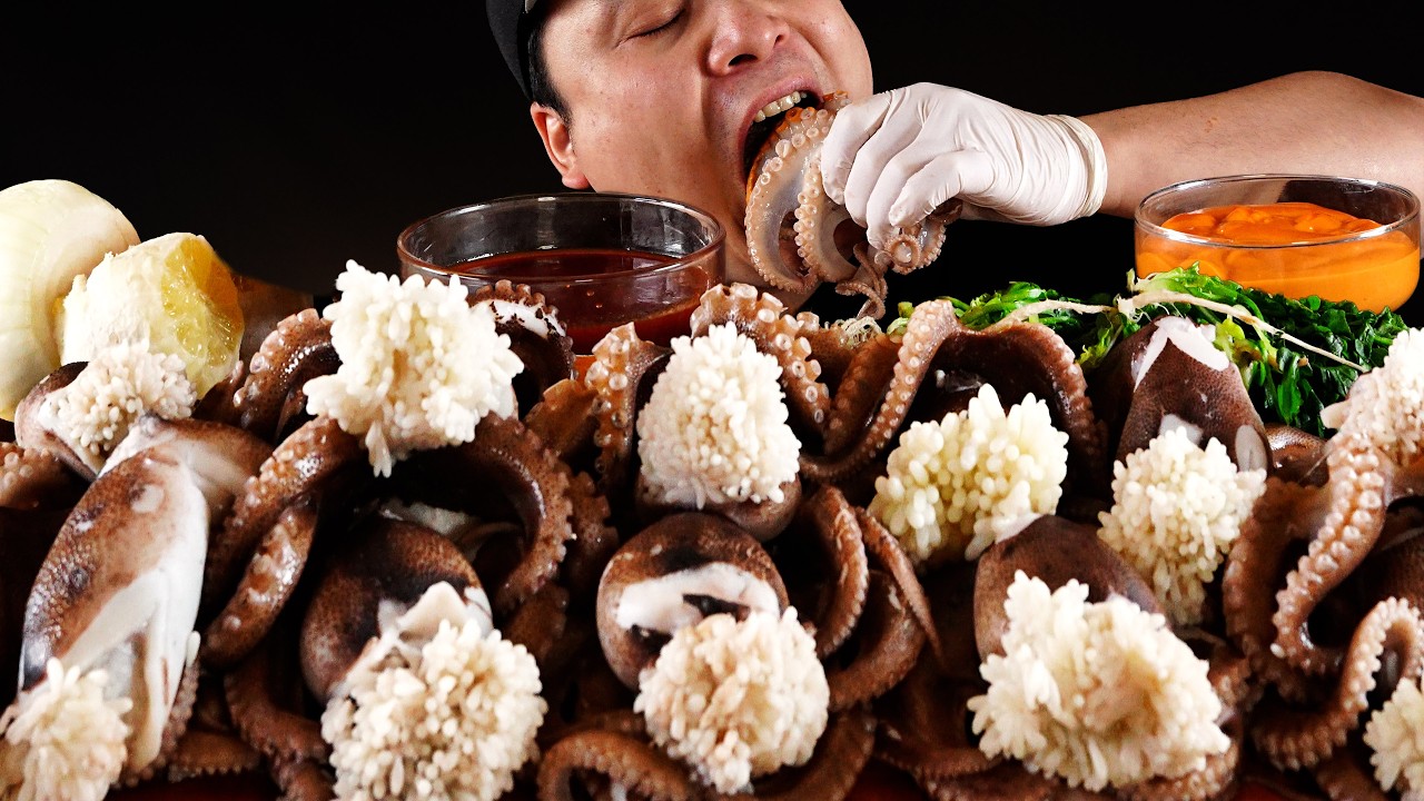 알이 가득찬 제철 알쭈꾸미와 냉이 먹방~!! webfoot octopus