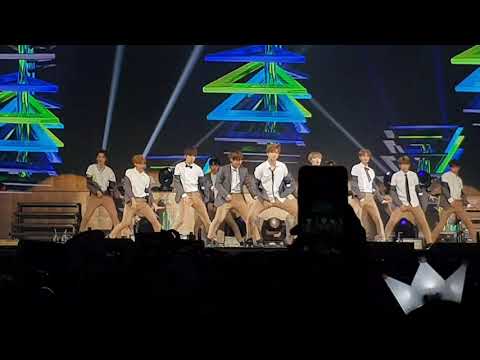 170922 Wanna One in Singapore - Pick Me