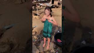 Download lagu Shower Beautiful Hmong Girl Countryside - Nkauj Hmoob Da Dej Zoo Saib Txhaj Plawg #0019 mp3 Download lagu Shower Beautiful Hmong Girl Countryside - Nkauj Hmoob Da Dej Zoo Saib Txhaj Plawg #0019 mp3