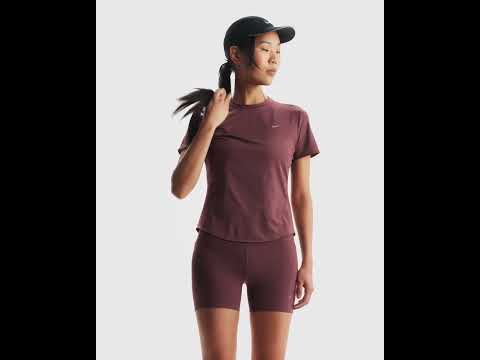 Urmăriți videoclipul