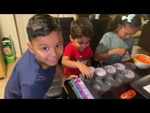 Adriel Amisha & Viren make cupcakes !