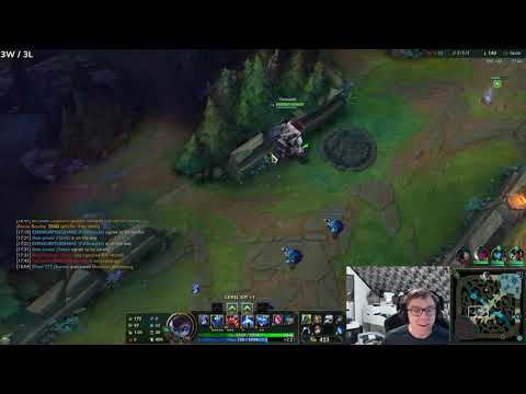 Baus sniffs Seraphine's ass