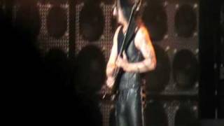 Manowar scream & bass solo