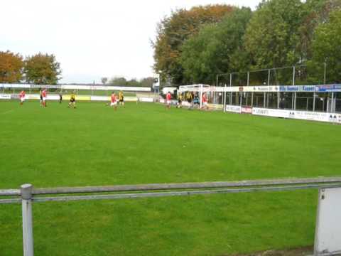 Rood Wit 3 - DIOSA 5  4-2 uit corner