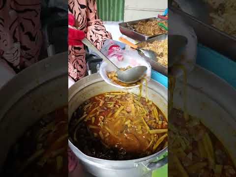 Cambodian yummy lunch at Boeng Trabek Market, Phnom Penh Street Food