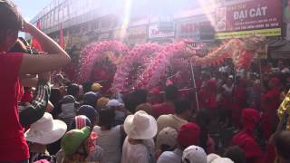 preview picture of video 'LỄ HỘI CHÙA BÀ BÌNH DƯƠNG 2013 - 01.mp4'