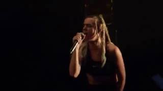 MO - Performing &quot;Lean On&quot; Live at the Roundhouse in Camden Town